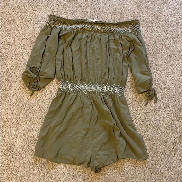 Forever 21 Off the Shoulder Romper - Picture 2 of 3